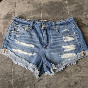 American Eagle Mid Rise Ripped Jean Shorts Size 4